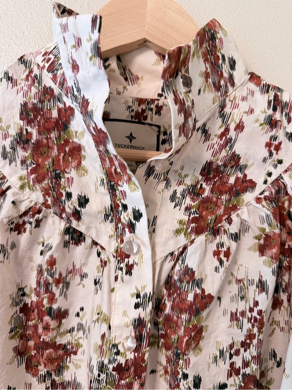 Tuckernuck Floral Corrigan Blouse XS Cotton Top - Picture 4 of 10